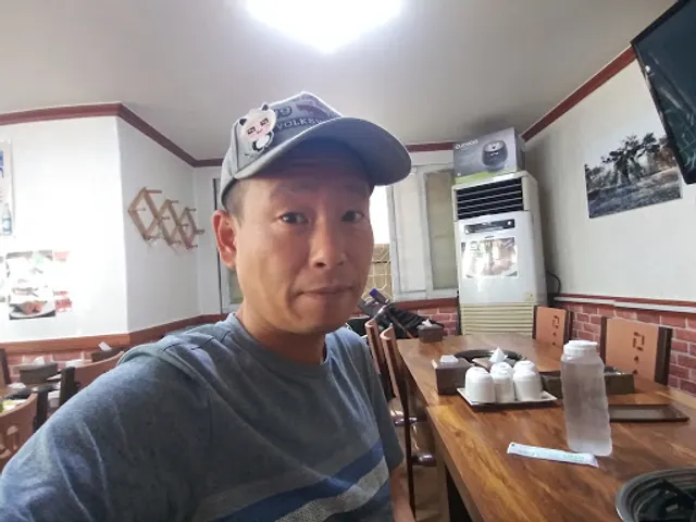 불쭈꾸미생돼지김치찌개