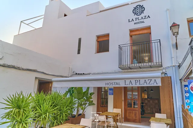 La Plaza Hostal