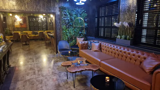 Noa Garden Restaurant & Lounge