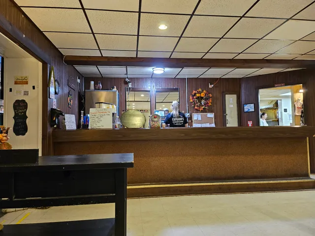 Capraro's Restaurant & Lounge