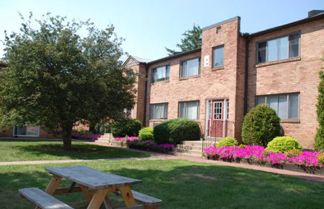 Maple Hill Apartments