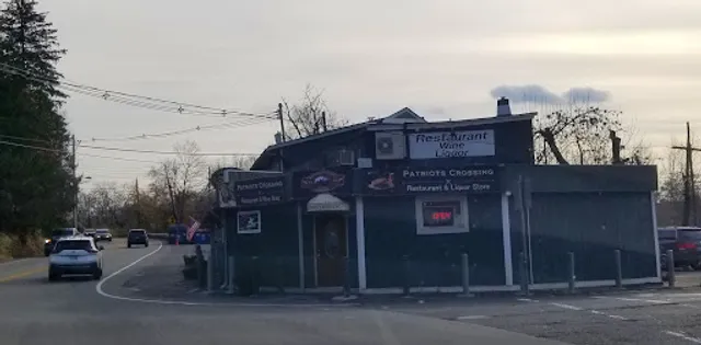 Patriots Crossing Tavern & Wine Shop