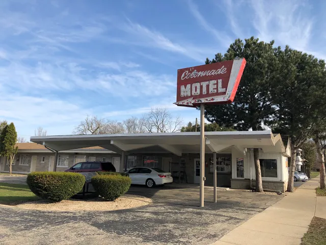 Colonnade Motel