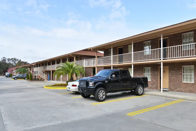 Savannah Inn and Suites Extended Stay