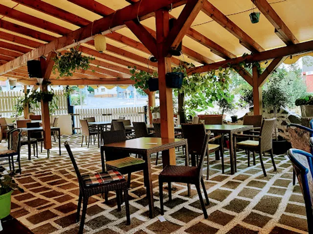 Dionysos Restauraut - Jossif Kadoglou