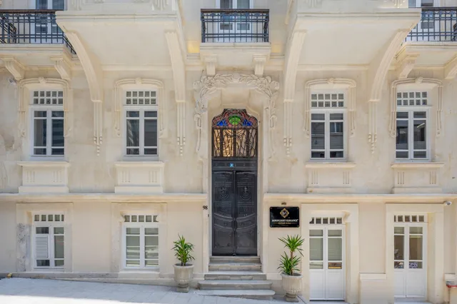 Moonlight Elegance Boutique Hotel