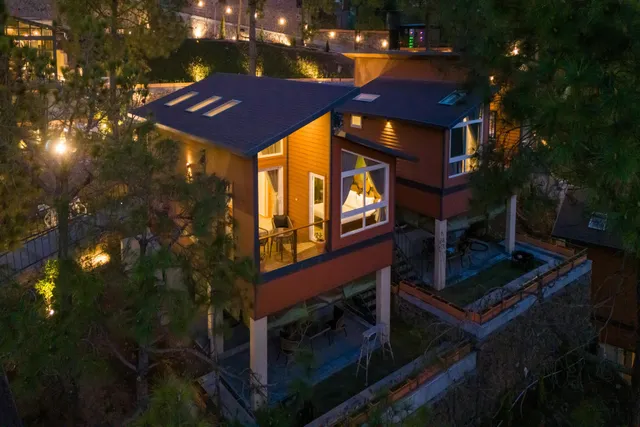 ELIVAAS Sirmour Baag - Villa in Kasauli | 3 BHK Villa with Garden