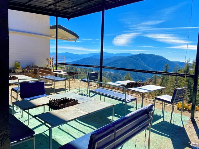 Small Victories Mountain Stay & Cafe