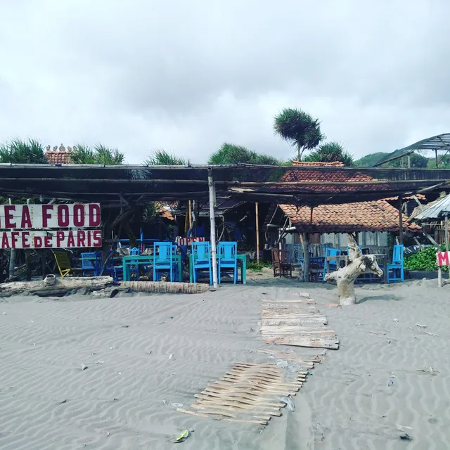 Cafe de Paris Yogyakarta, Seafood Restaurant