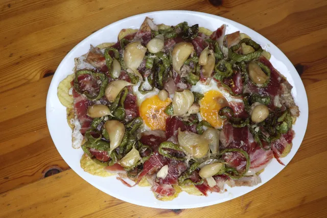 Nuevo Bar Génesis, Car er Nico