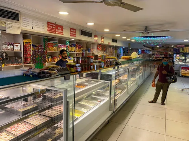 Lucky - Bakers And Sweets