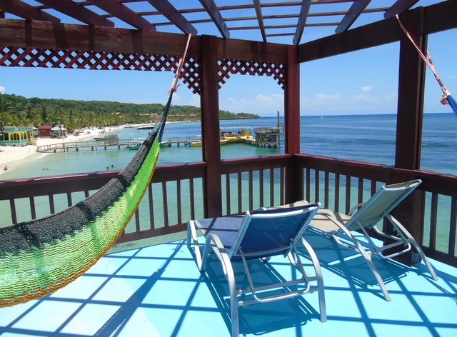 Fosters West Bay Resort, Roatan