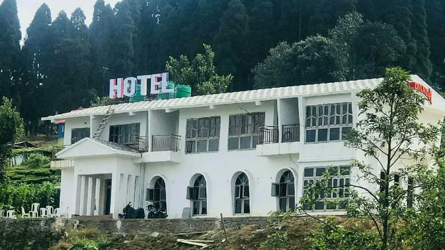 Antu Danda Hotel white house