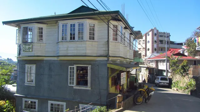 Grandma's Yellow House & Cafe