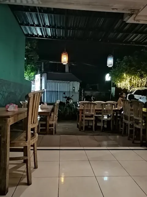 ANGKRINGAN Mbak Yu Ubud