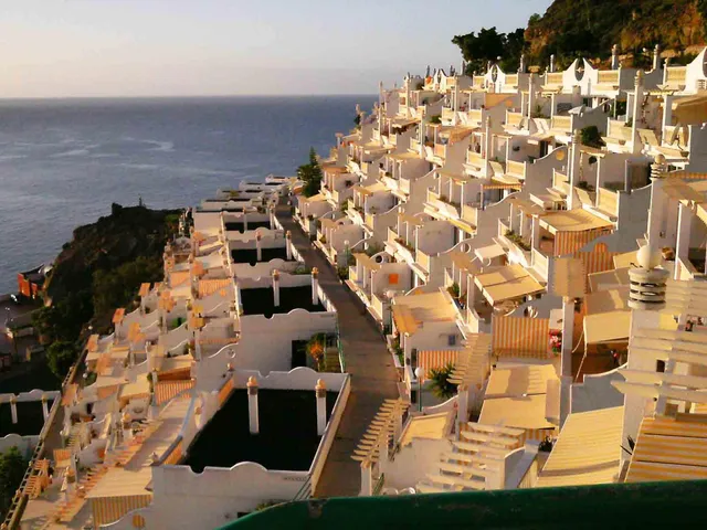 Monseñor Apartments. Private Holiday Homes