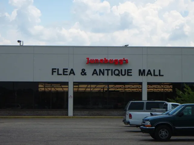 Junebugg's Flea & Antique Mall