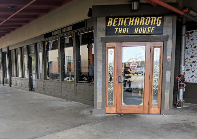 Bencharong Thai House