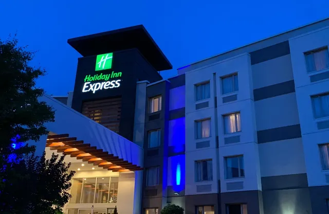 Holiday Inn Express & Suites Langley