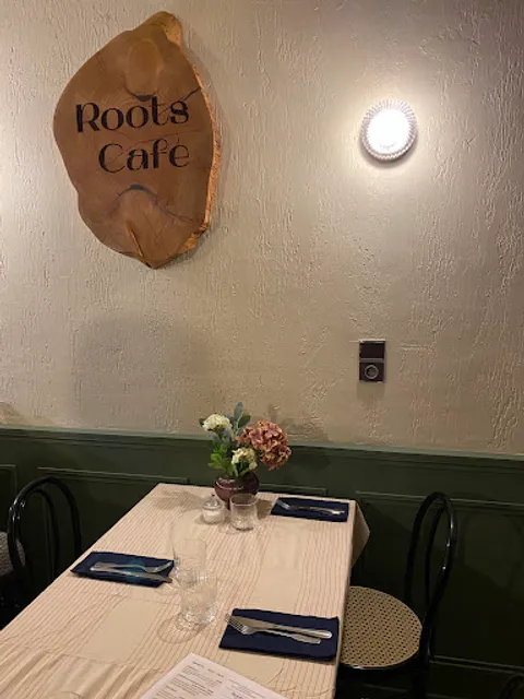 Roots Café