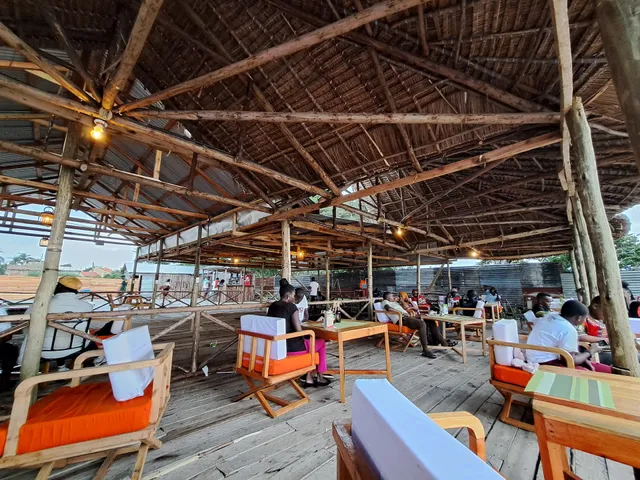 Hide Out Bar & Restaurant