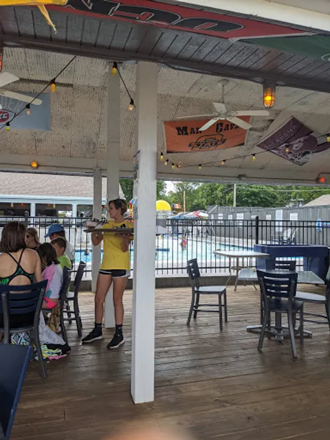 Quarterdeck Lakeside Dining