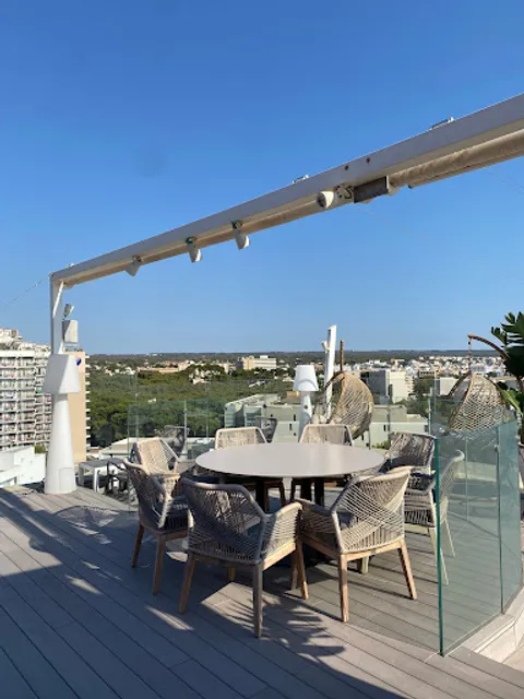 Okun Bar & Restaurant (Rooftop del Hotel Obelisco)