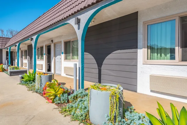 Solo Motel - Broadway