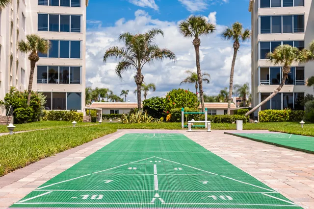 Island House Beach Resort