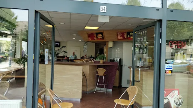 Cafetaria Lunchroom "Twins"