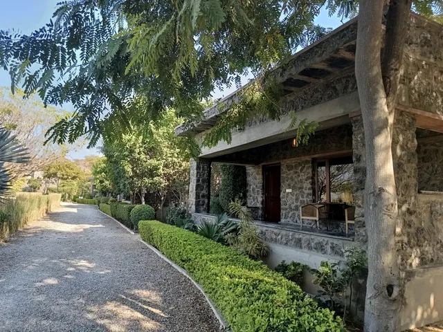 Sinny's Leopard Luxury Camp by the Lake