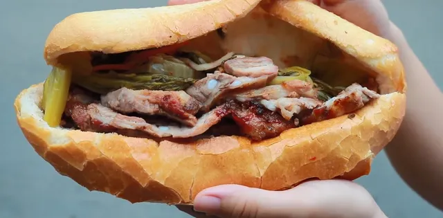 Bánh mì thịt Nướng Cẩm Hường