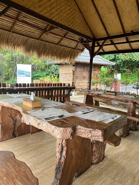 Red land warung munduk