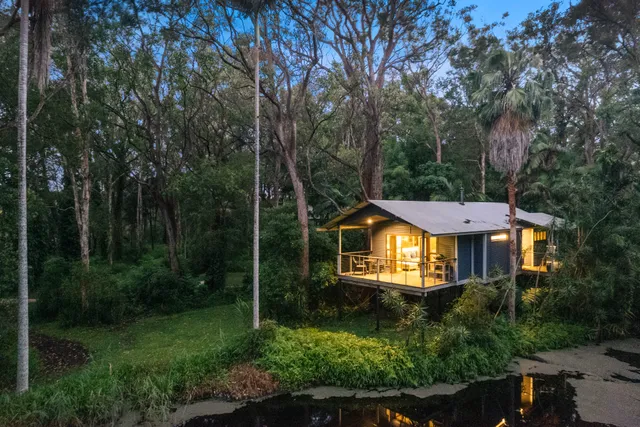 Diamond Waters Treehouse Retreat