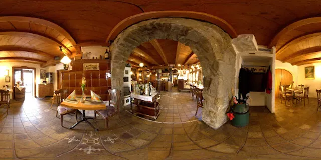 Restaurant Zum Weinbrunnen - Guy Peube