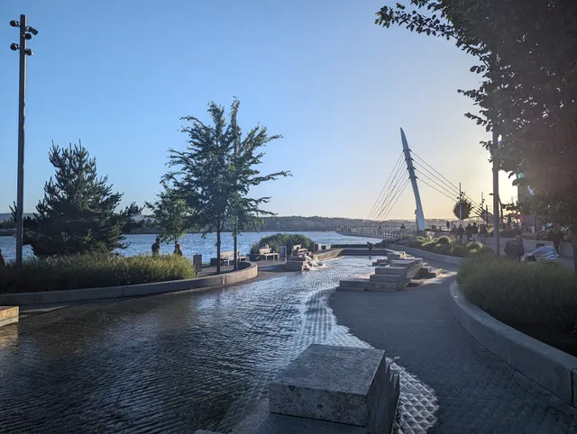 Columbia River Water Feature
