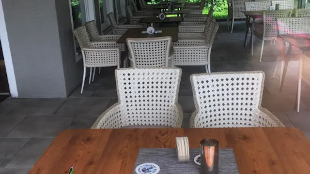 Vis à Vis Restaurant & Pizzeria (mit Abholservice)