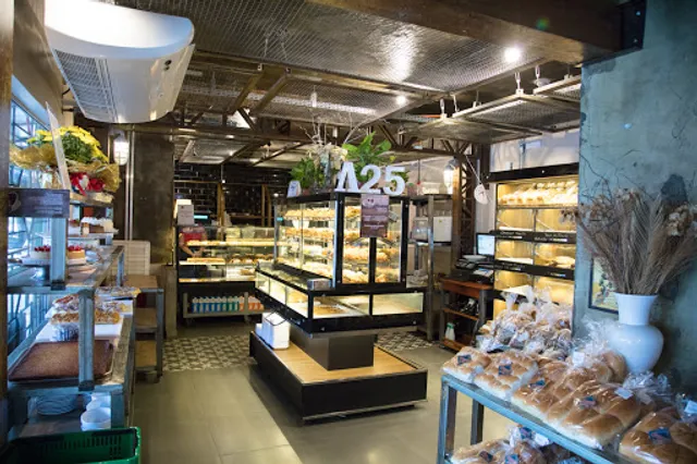 Armazém 25 - A Padaria Marco