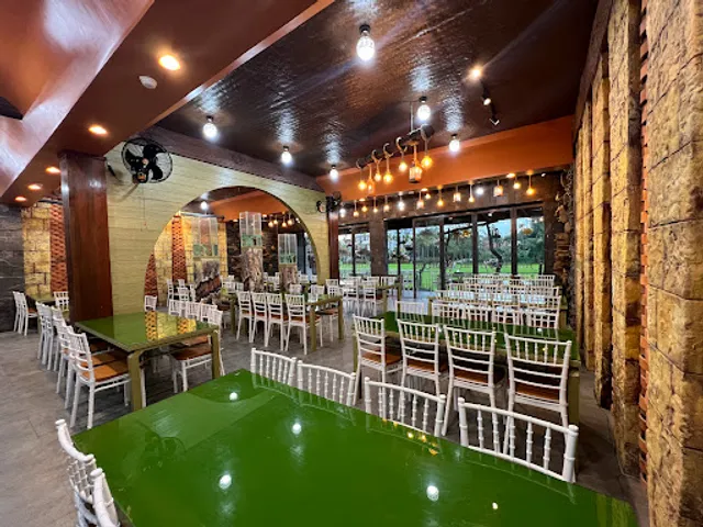 Bee Garden Restaurant and Spa