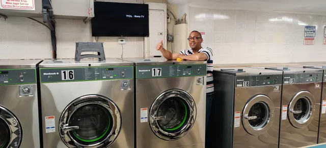 Los Primos Laundromat