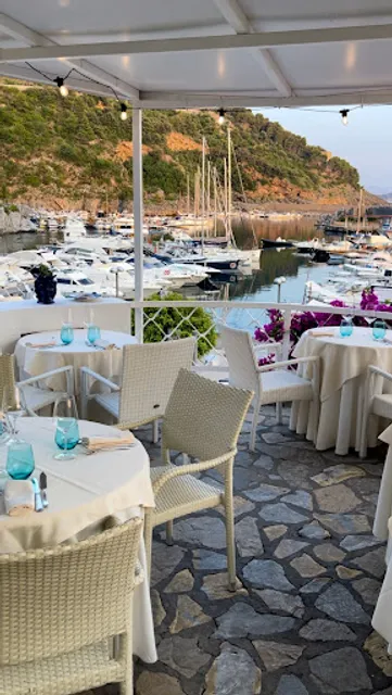 1999 il Ristorante Porto di Maratea