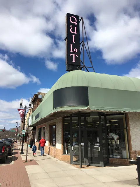 Tiny Apple Fabric & Crafts