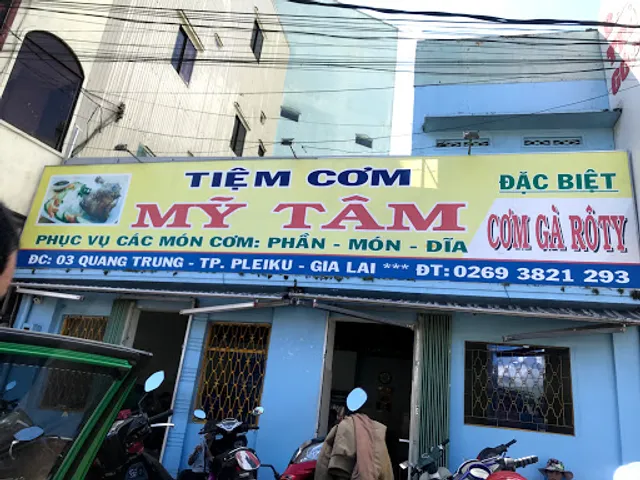Cơm gà Mỹ Tâm