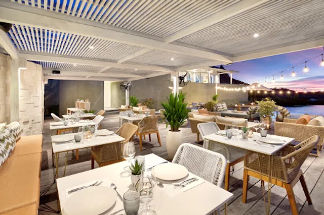 Hidden Gem Uluwatu - Restaurant & Wine Lounge