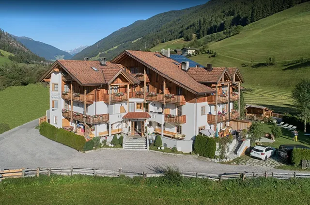 Löfflerblick-Apartments & Wellness| Steinhaus im Ahrntal
