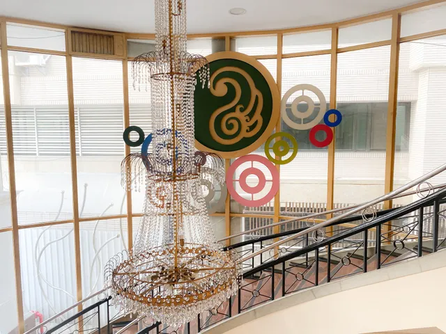 神采飛揚KTV—當月壽星提前一天以上預訂慶生可享特別優惠。當日預約請來電由櫃台人員替您服務。