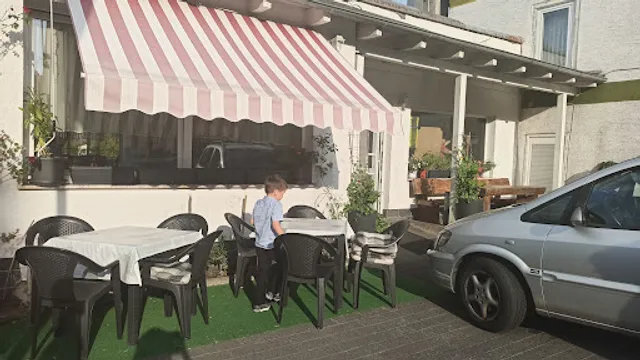 Güven Pizza u. Kebab-Restaurant