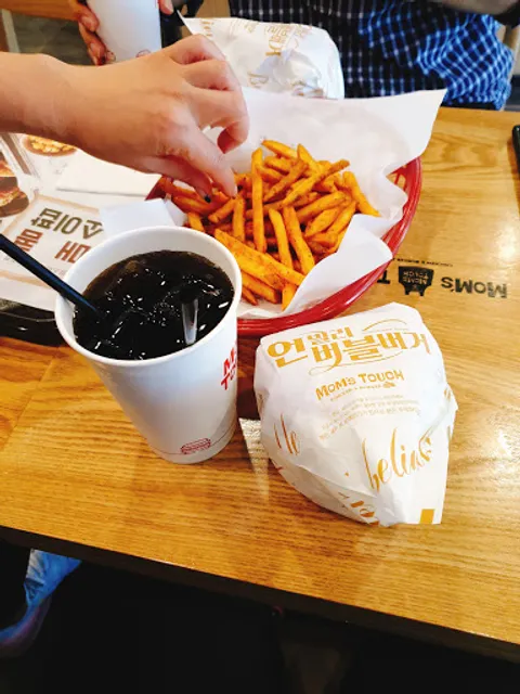 맘스터치 청주복대점