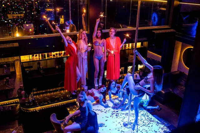 Стриптиз-клуб Zависть Show Bar