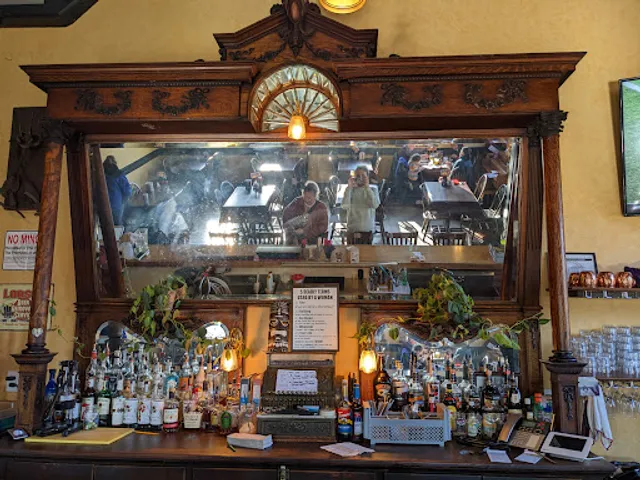 The Larson House Pizzeria & Eatery